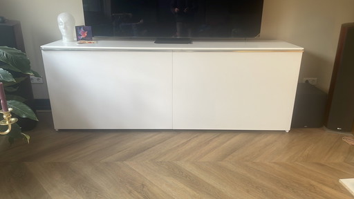 Precioso aparador (Stoutenbeek ahora Piet Klerkx)