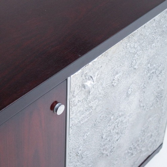 Image 1 of Moderne Italiaanse kast met metalen deurpaneel