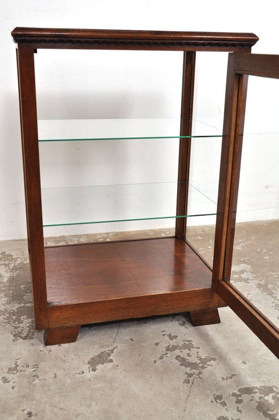 Image 1 of Art deco display case in oak, 1920s