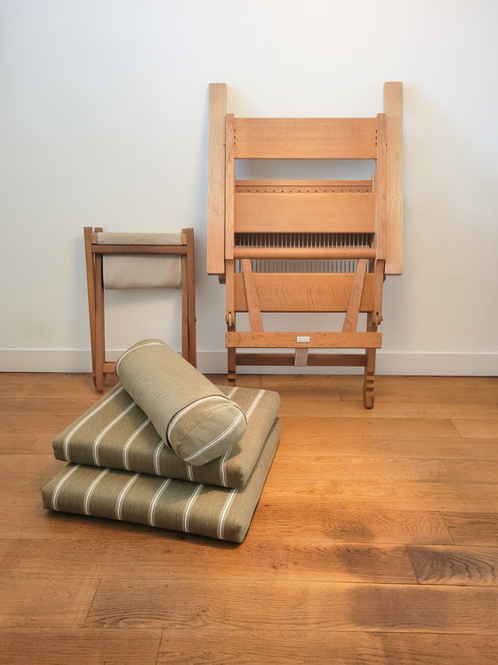 Image 1 of Fauteuil en Voetenbank van Hans J. Wegner voor AP Stolen