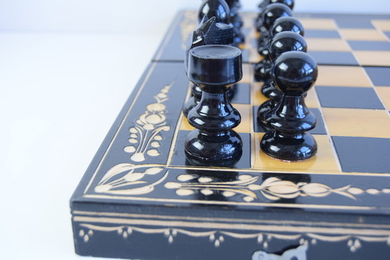 Image 1 of Jeu d'échecs en bois vintage dans une boîte en bois fabriqué en Tchécoslovaquie