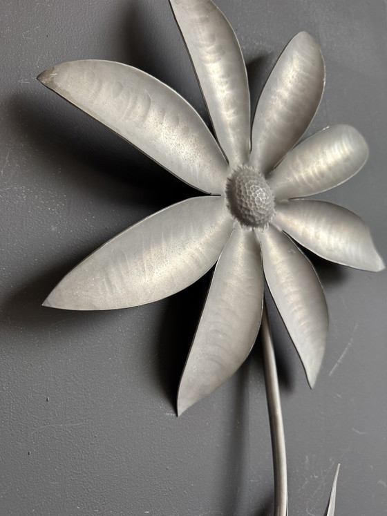 Image 1 of Fleur murale étains du Dauphin années 70