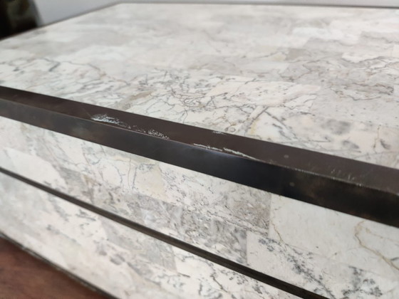 Image 1 of Gran caja de mármol y latón teselado de Maitland Smith, década de 1970