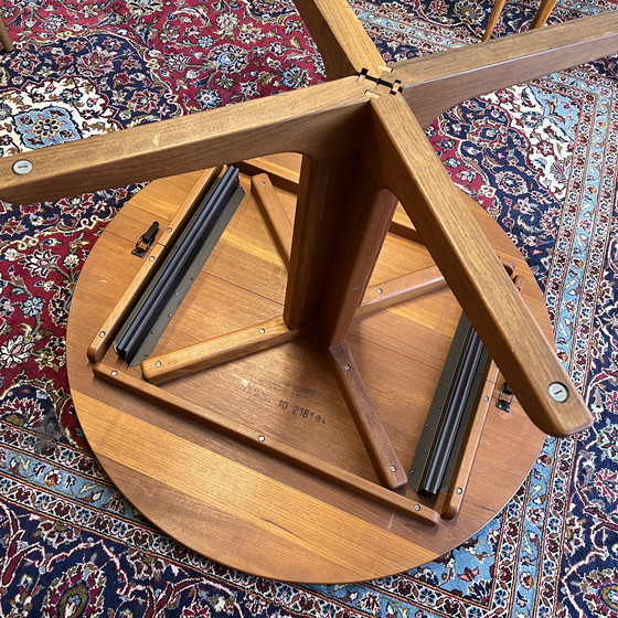 Image 1 of Vintage tafel •Niels Bach• + 4 stoelen •Niels Koefoed•