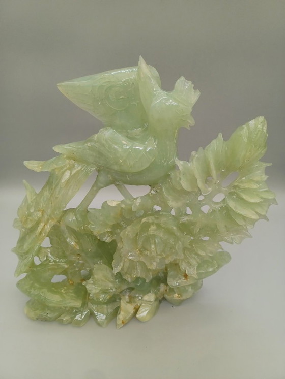 Image 1 of Ancienne sculpture chinoise en pierre serpentine verte jade fenghuang sculpté