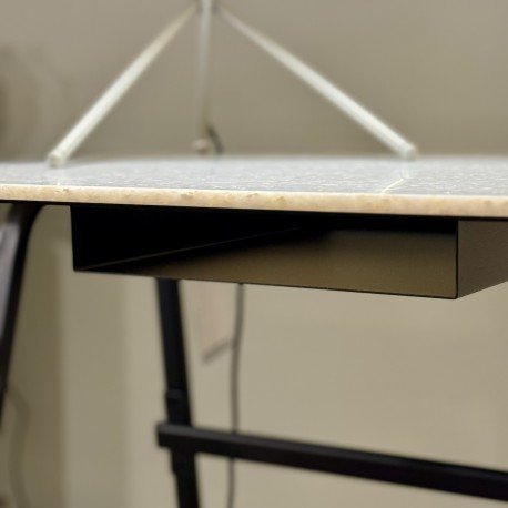 Bon bureau en plastique – Zuiver, Bureaux, Plastic, Modern (photo 3 of 5)