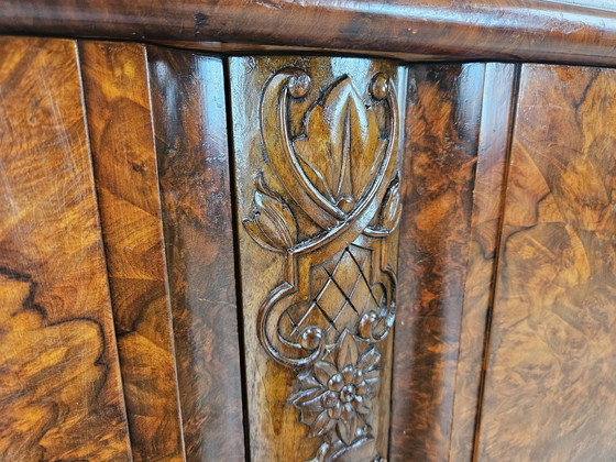 Image 1 of 1930s Art Deco Display Cabinet in Walnut and Walnut Root