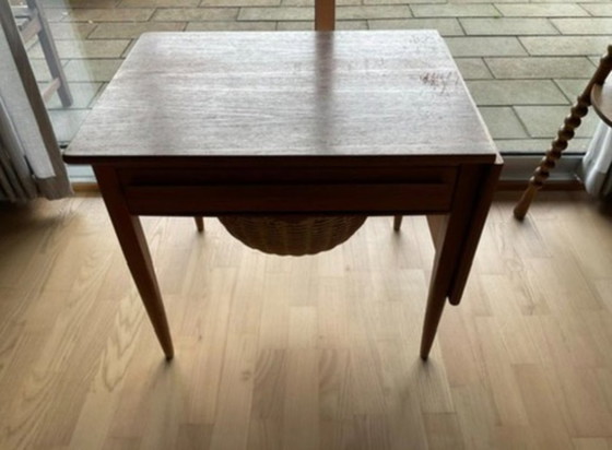 Image 1 of Mesa de costura de teca diseñada por Johannes Andersen en la década de 1960.