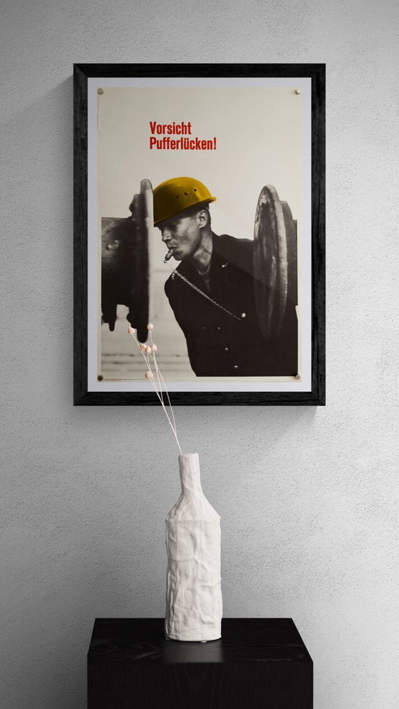 Image 1 of ⚠️ Vorsicht Pufferlücken! – 1966 – Original A2 Safety Poster by Deutsche Bundesbahn | Screenprint | 59.4 × 42.0cm | West Germany