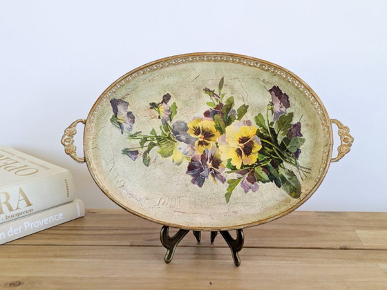 Vassoio ovale in metallo con decorazione decoupage di viole del pensiero viola e gialle – Oggetti decorativi (photo 12 of 14)