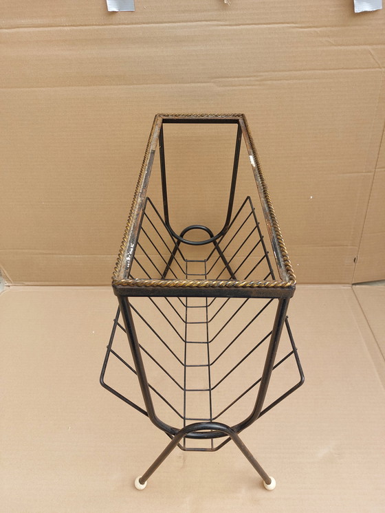 Image 1 of Vintage krantenbak