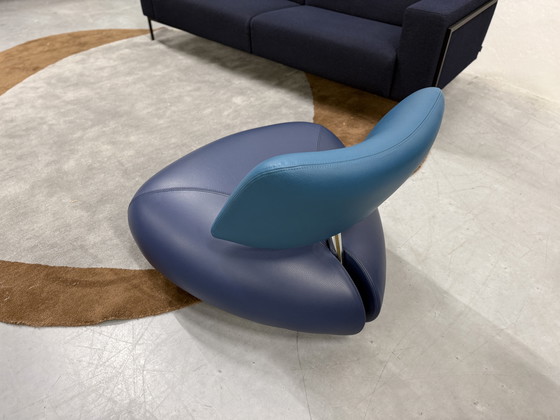 Image 1 of Fauteuil Leolux Pallone en cuir bleu