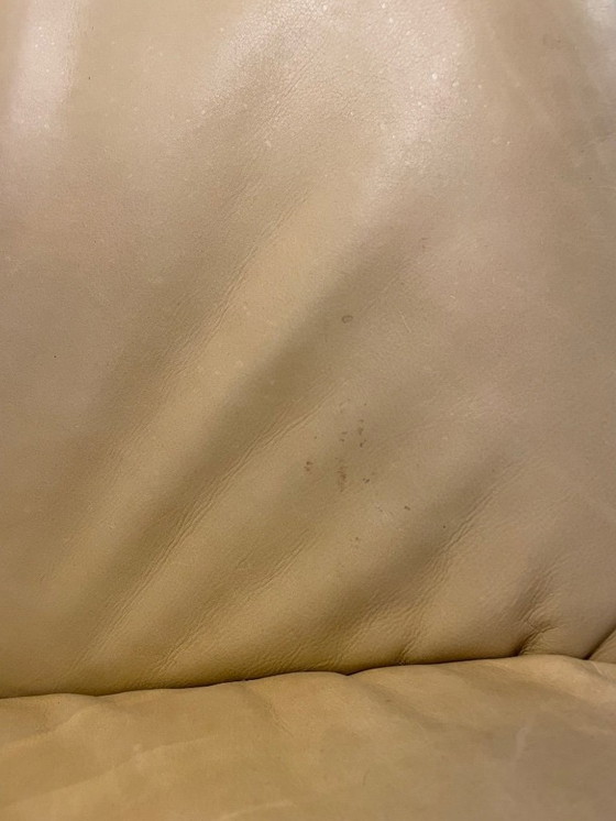 Image 1 of 2 sillones giratorios Lederland de cuero amarillo