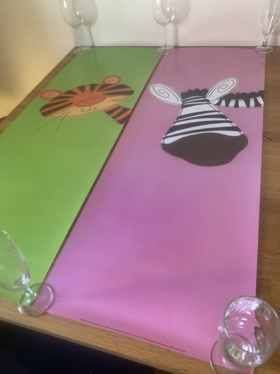 Image 1 of Par de carteles litográficos de Lesley Hallas (2010) - Cebra y Tigre

