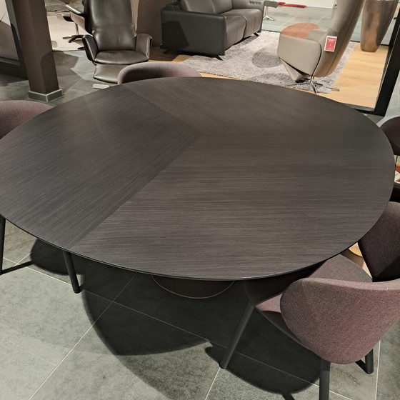 Image 1 of Krisalia Holo Pillar dining table