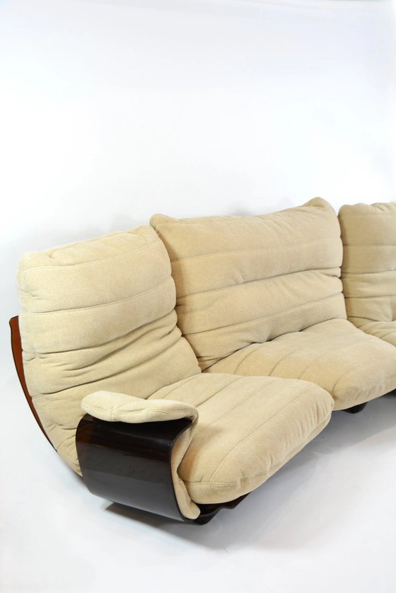 Image 1 of Chauffeuse et son repose pied Marsala Ligne Roset beige clair
