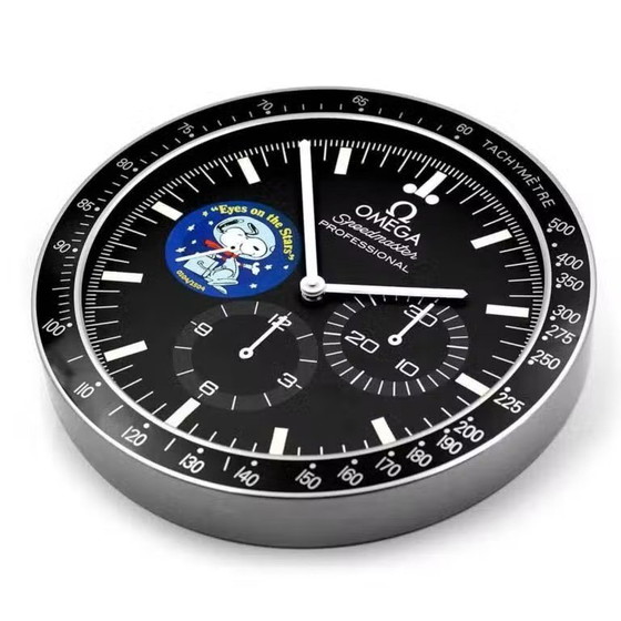 Image 1 of Wandklok "MOONWATCH SNOOPY"