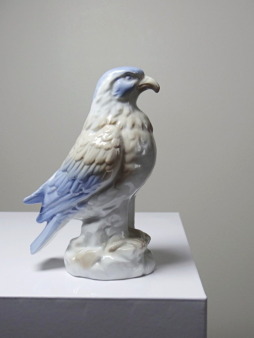 Small eagle in fine vintage porcelain