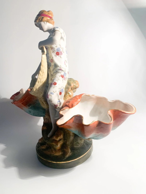 Sculptures en céramique française d'une dame avec des paniers, années 1940 (photo 12 of 14)