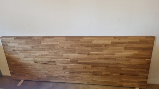 Mesa de comedor de madera de roble