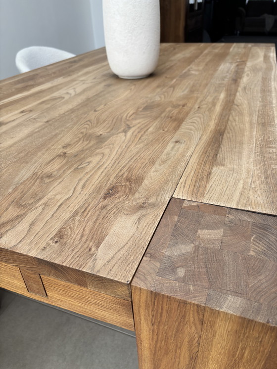 Image 1 of Tavolo da pranzo solido per 4-6 persone