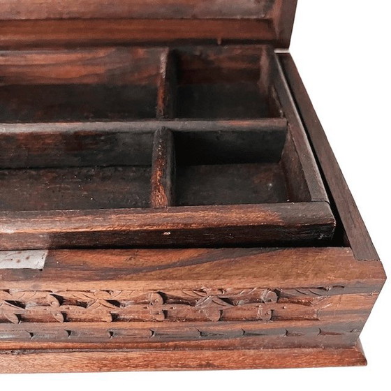 Image 1 of Vintage Indiase handgemaakte houtsnijwerk grote sieradendoos met slot 1970's