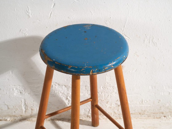 Antique wooden stool with round seat – Central Europe, circa 1950 – Rustic (photo 31 of 34)