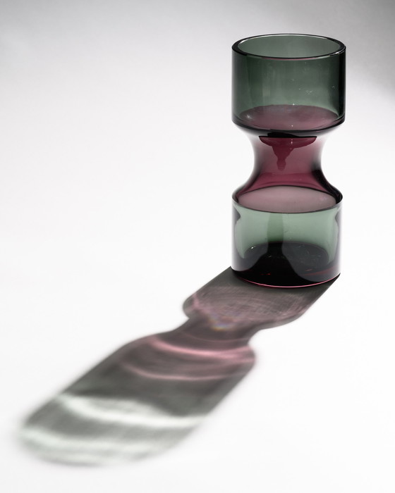 Image 1 of Zeldzame glazen vaas van Tapio Wirkkala Rosenthal met sculpturaal ontwerp, model 2515, gesigneerd.