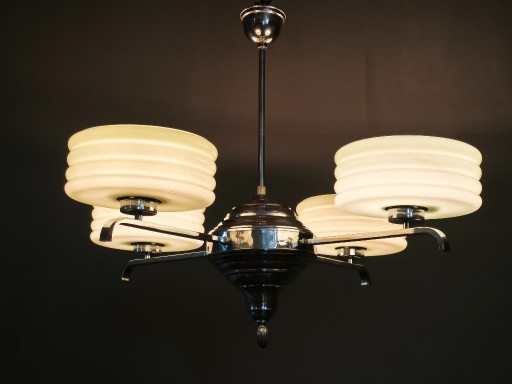 Lampadario Art Déco in vetro opalino verde, Cecoslovacchia, anni '30.