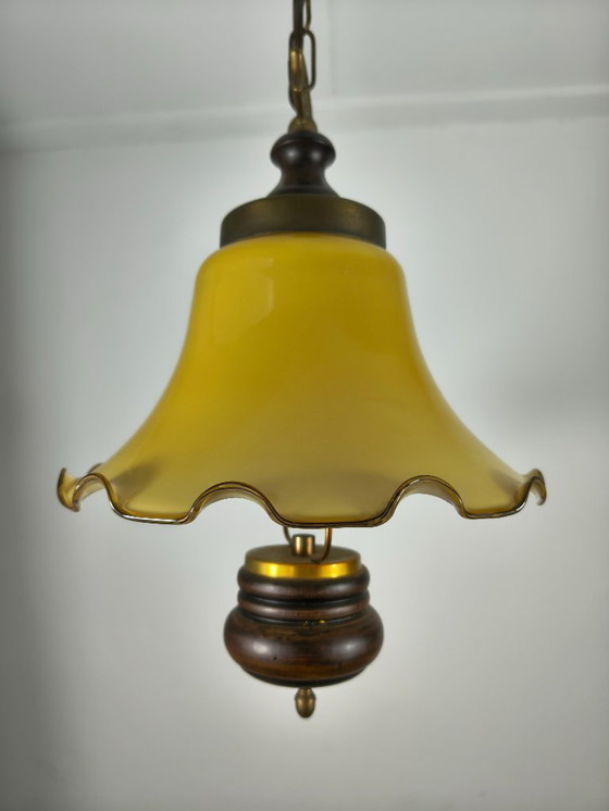 Image 1 of Lámpara colgante antigua de cristal opalino amarillo, 1920-1930