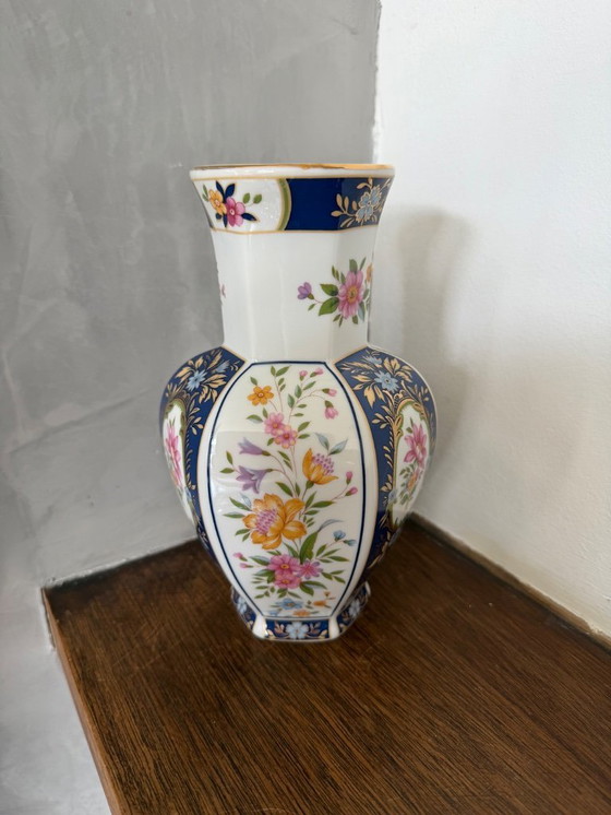 Image 1 of Imari Japanese vase