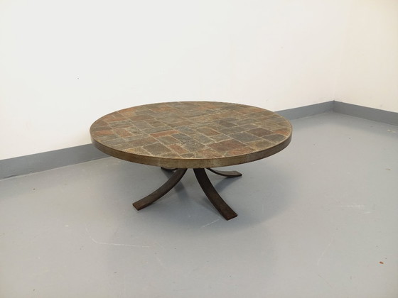 Image 1 of Brutalist vintage round coffee table in metal and slate from the 70s