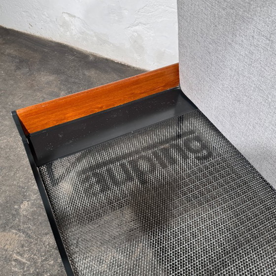 Ariadne Teakhouten Daybed van Friso Kramer voor Auping, jaren 1960 – 3-5 zitsbanken, polished steel (photo 12 of 16)
