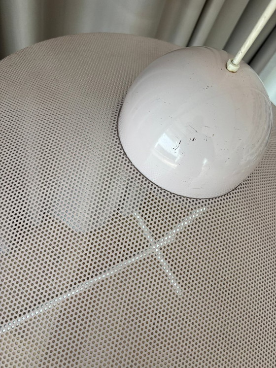 Vintage IKEA LYRIK hanglamp | Geperforeerd zachtroze | 1984 Scandinavisch – Hanglampen, Metal (photo 8 of 13)