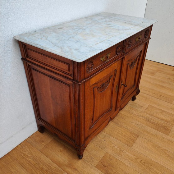 Image 1 of Commode ancienne de salle de bain avec plateau en marbre