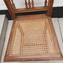 6 Oude Antieke Stoelen in Eik en Gevlochten Rieten Zitting en Rugleuning. In Goede Staat. Op te Halen.