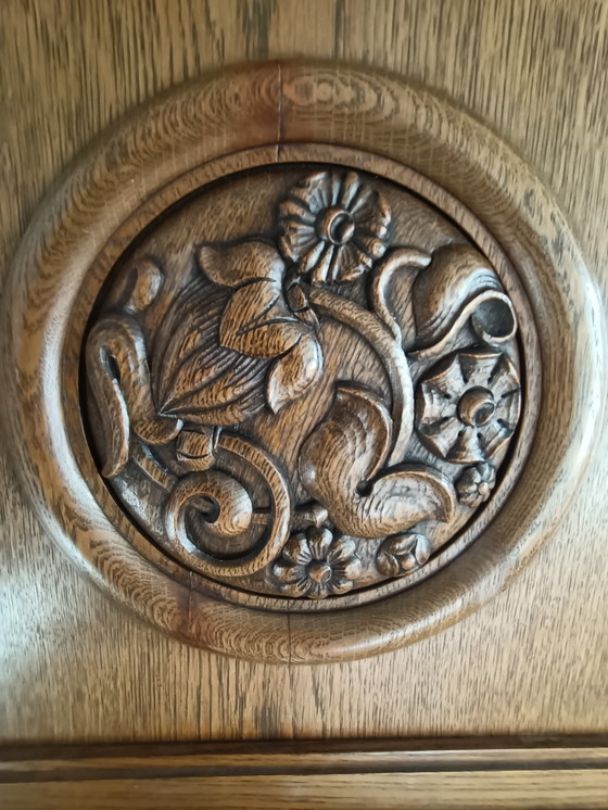 Image 1 of Meuble Art Déco en chêne avec de magnifiques panneaux à motifs