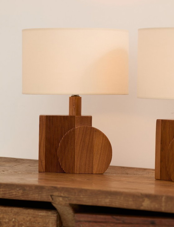 Image 1 of Paire de lampes artisanales géométriques en chêne massif circa 1970