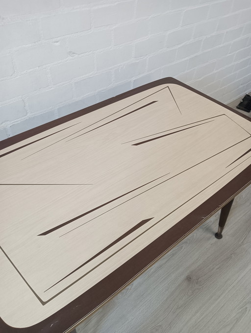 Vintage tafel, uitschuifbaar èn verhoogbaar