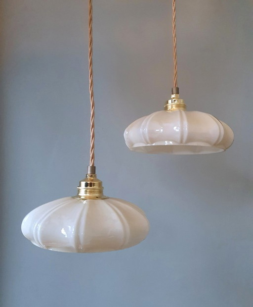 Lot de 2 suspensions vintage en opaline - couleur pastel