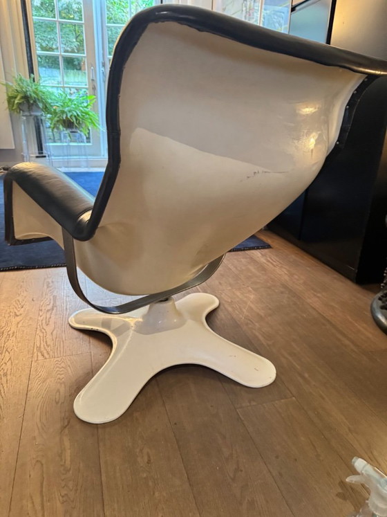 Karuselli di Yrjö Kukkapuro per Artek, Poltrone, Pelle, Nero (foto 4 di 5)