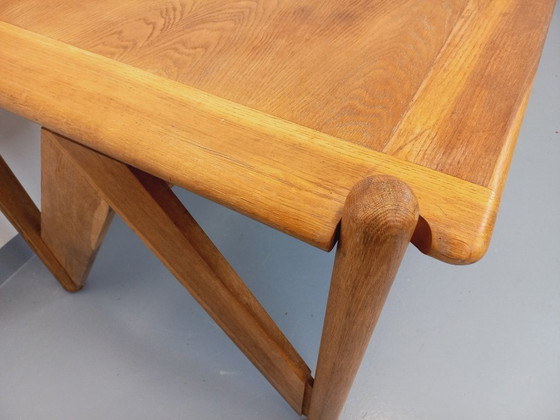 Image 1 of Grote rechthoekige vintage brutalistische tafel van massief eikenhout uit de jaren 60 en 70.
