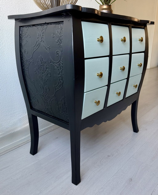 Cassettiera ridisegnata