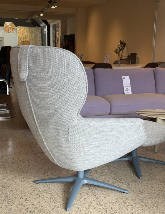Poltrona girevole Pode Flare con poggiapiedi e cuscino – Poltrone, Cotton, Metal (photo 9 of 12)