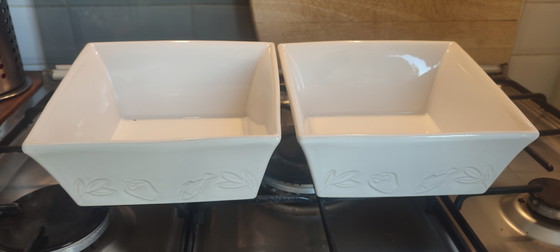 Juego de dos fuentes cuadradas asimétricas para gratinar, numeradas por BCI, fabricadas en Francia. (photo 13 of 15)
