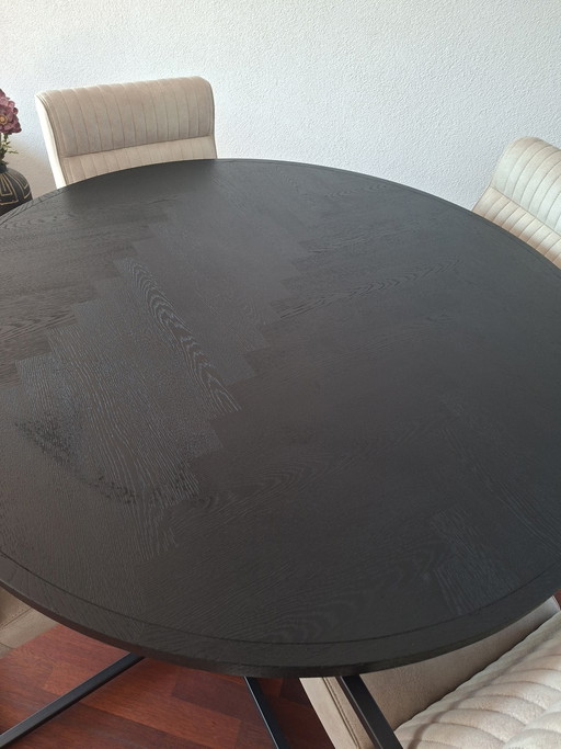 Round dining table with 4 chairs
