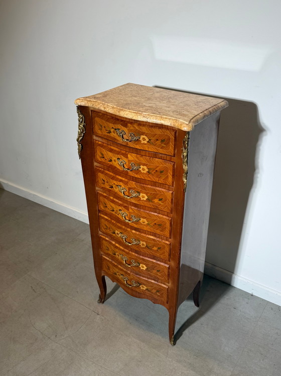 Commode haute de style Louis XV, marqueterie française, avec plateau en marbre – Wood (photo 3 of 6)