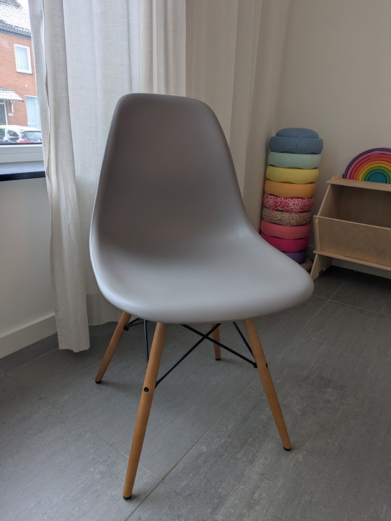 Image 1 of 4 x Vitra Eames Plastic chairs