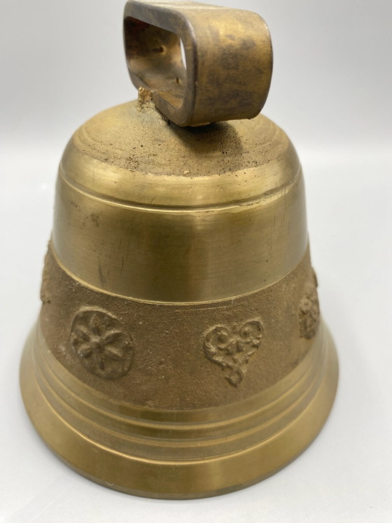 Große Glocke aus Münstermessing – Adlerdekor und geprägte Verzierungen – Dekorative Objekte, Brass (photo 3 of 6)