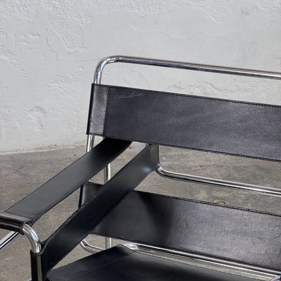Image 1 of Set van 2 Marcel Breuer "Wassily" stoelen met bijpassende salontafel voor Knoll, 1990